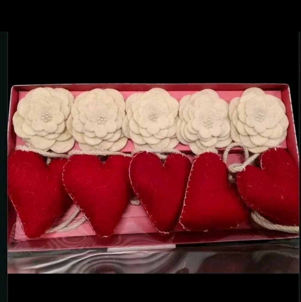 6ft Felt Hearts & Roses Beaded Valentines Day Garland Decor Love & Cupcakes New